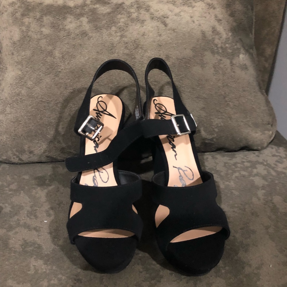 American rag black wedges
